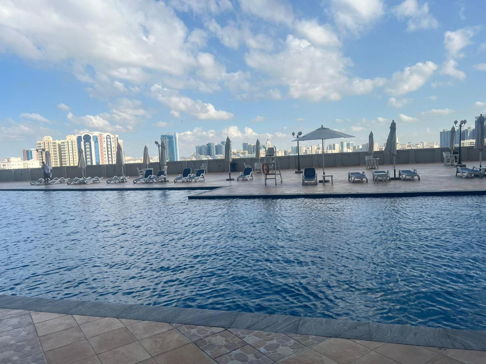 Ocean View Luxury Suites Аджман Экстерьер фото
