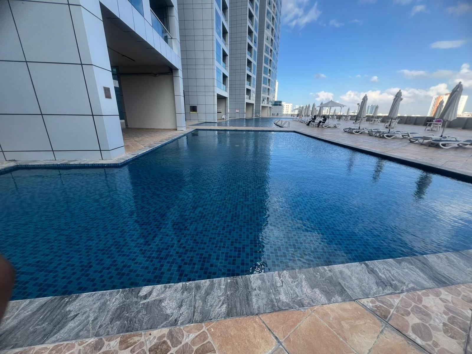 Ocean View Luxury Suites Аджман Экстерьер фото